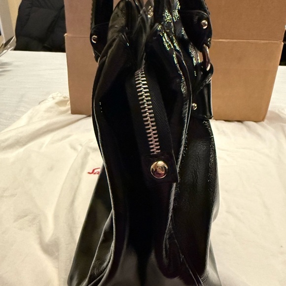 Salvatore Ferragamo Gancini Black Shoulder Bag with Glossy Finish - Picture 5 of 13